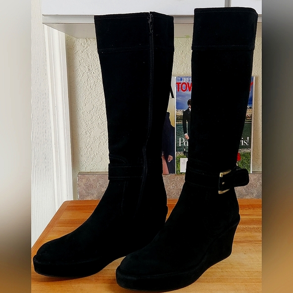 NWOT STUART WEITZMAN BLACK SUEDE KNEE HIGH WEDGE HEELED BOOTS SIZE 6.5 M - Picture 7 of 11